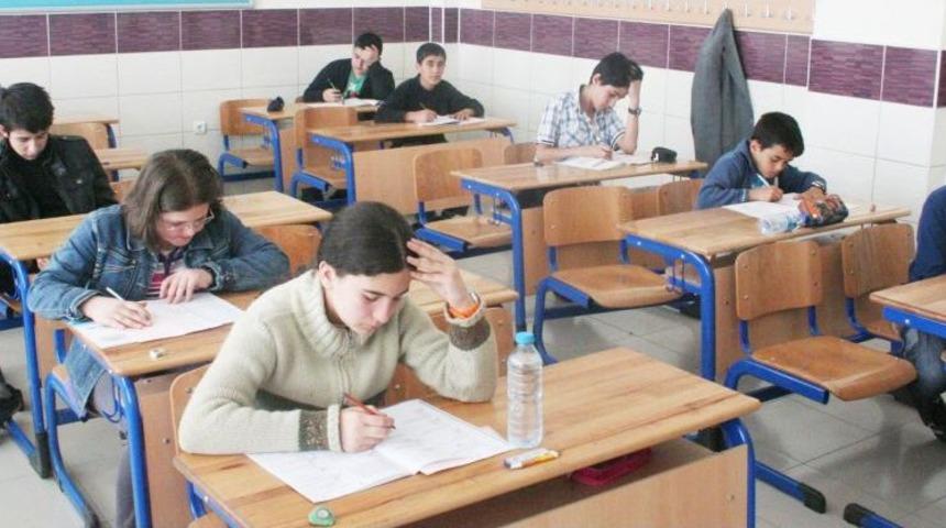 İlk&ouml;ğretim &Ouml;ğrencileri Peygamber Efendimiz I&ccedil;in Yarıştı