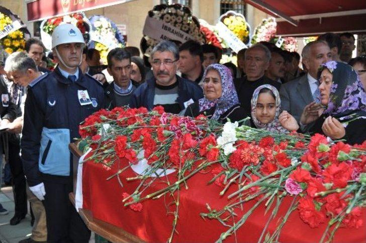 Eskişehir Büyükşehir Belediyesi Genel Sekreteri Mustafa Mansız Son Yolculuğuna Uğurlandı G4