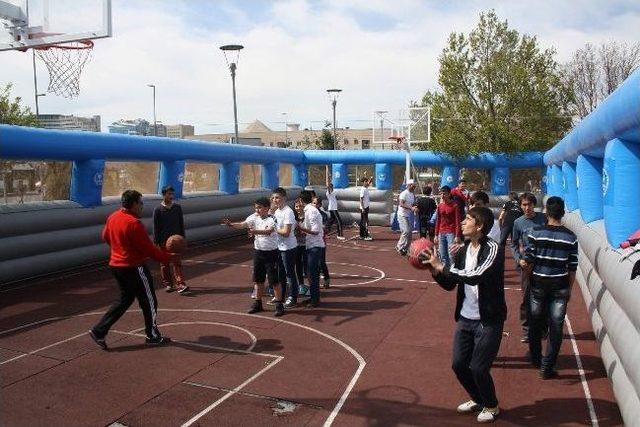 Spor Tırı Kayseri’ye Geldi