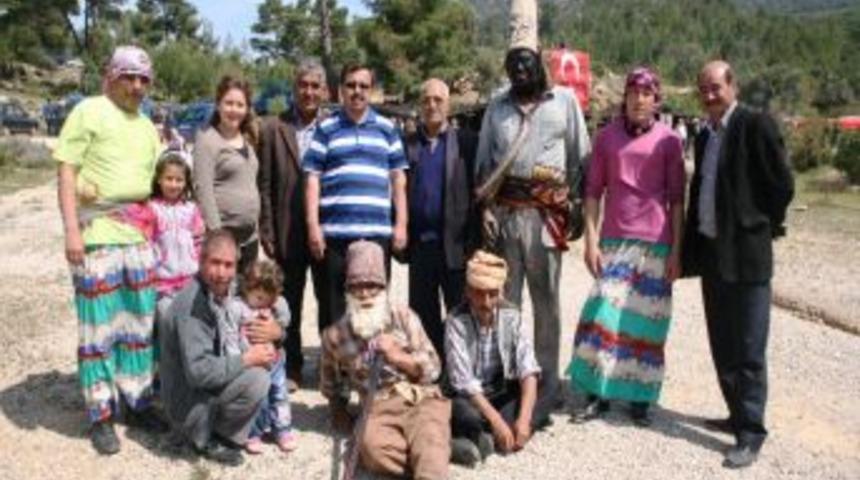 Sarıke&ccedil;ili Y&ouml;r&uuml;kleri'nin Sahilden Yaylaya G&ouml;&ccedil;&uuml; Başlıyor