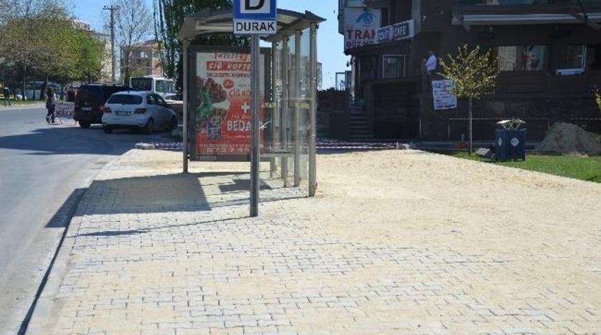 Kaldırımlar Onarılıyor