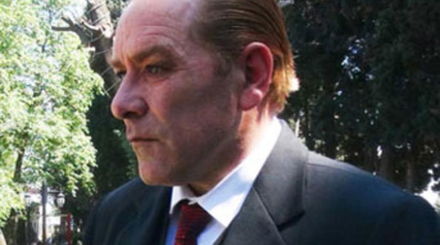 Atat&uuml;rk'&uuml;n benzerine g&ouml;zaltı