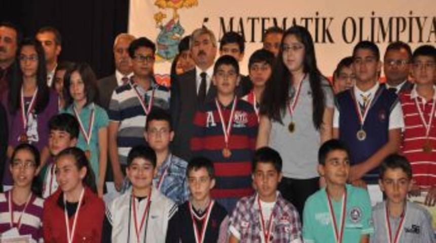 Matematik Şampiyonları &Ouml;d&uuml;llerine Kavuştu