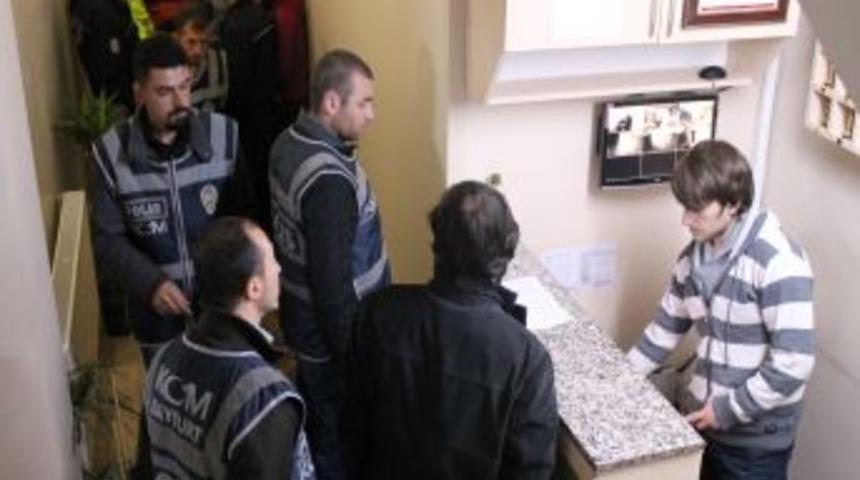 Bayburt'ta 54 Polisle Asayiş Uygulaması Yapıldı