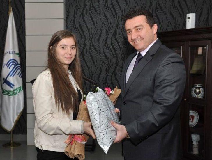 Başkan V. Bakıcı’dan Başarılı Öğrencilere Teşvik Ödülü G5