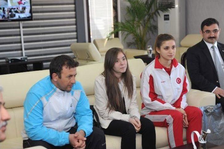 Başkan V. Bakıcı’dan Başarılı Öğrencilere Teşvik Ödülü G2