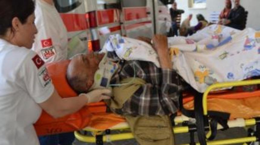 Trakt&ouml;r&uuml; Park Etmek İsterken Yaralandı