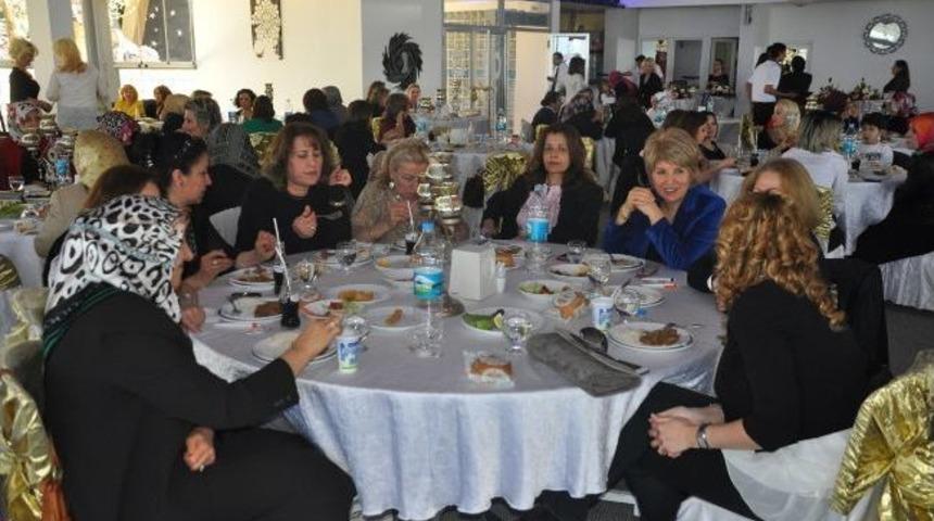 Malatyalı Bayanlar&rsquo;dan Eğitime B&uuml;y&uuml;k Destek