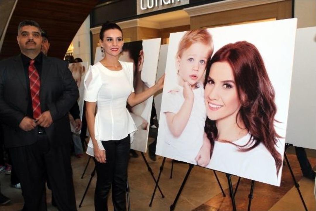 &Uuml;nl&uuml; Sunucu Trabzon&rsquo;da Fotoğraf Sergisi A&ccedil;ılışına Katıldı