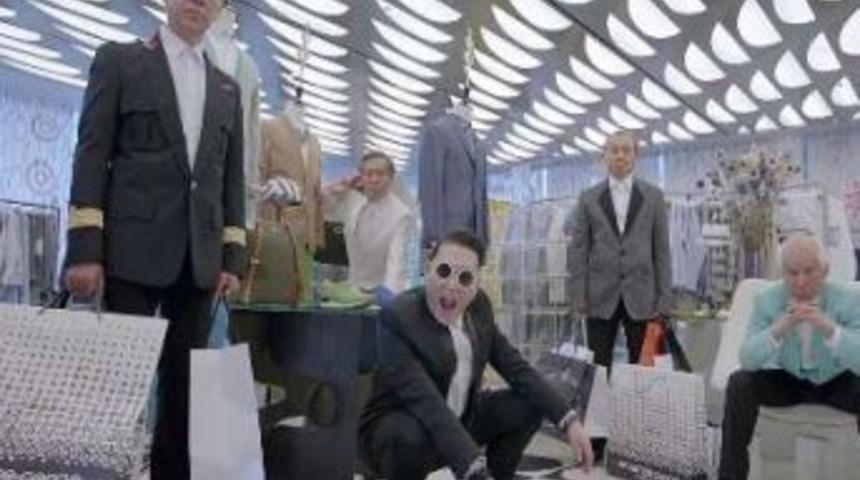 Psy&rsquo;nin Yeni Şarkısının Klibi Tanıtıldı