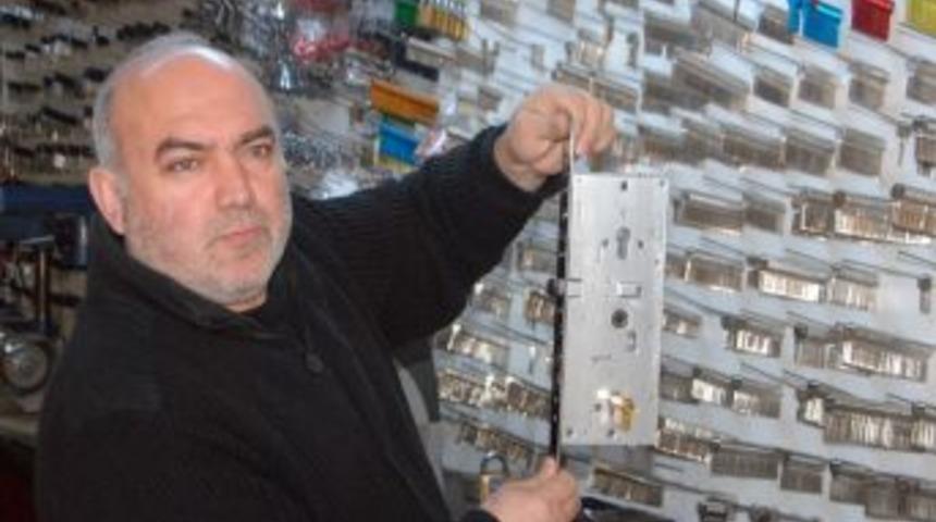 Mutlu: Kapıda Sağlam Kilit Yoksa, Hırsız Her Kapıyı A&ccedil;ar