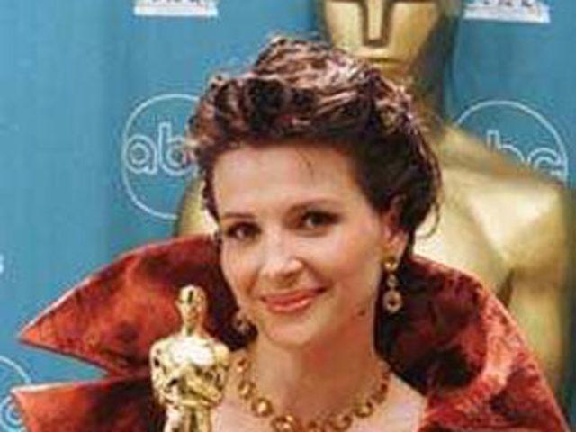 Oscar heykelciğinin başına gelmeyen kalmadı! 6