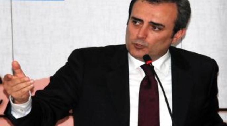 &Uuml;nal: Atat&uuml;rk'&uuml;n Anayasasını Kaldıranların Bug&uuml;n Neyi Savunduğunu Anlayamıyoruz