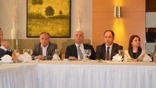 Akil İnsanlar Hilton'da