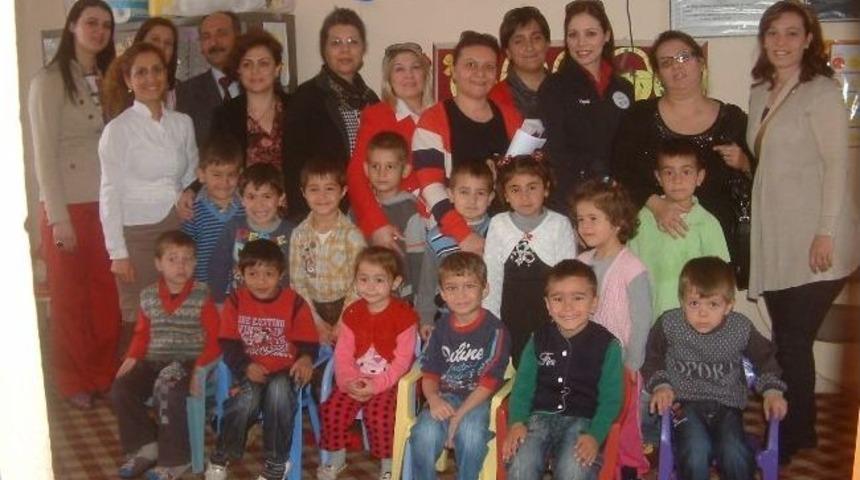 G&ouml;n&uuml;l El&ccedil;ileri K&ouml;y &Ccedil;ocuklarını Sevindirdi