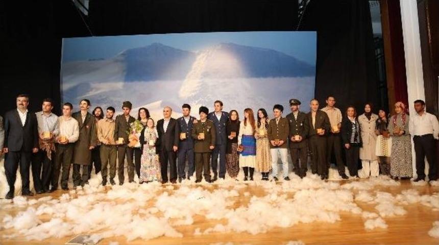 Talaslı Gen&ccedil;lerin Duygulandıran Sarıkamış Oyunu