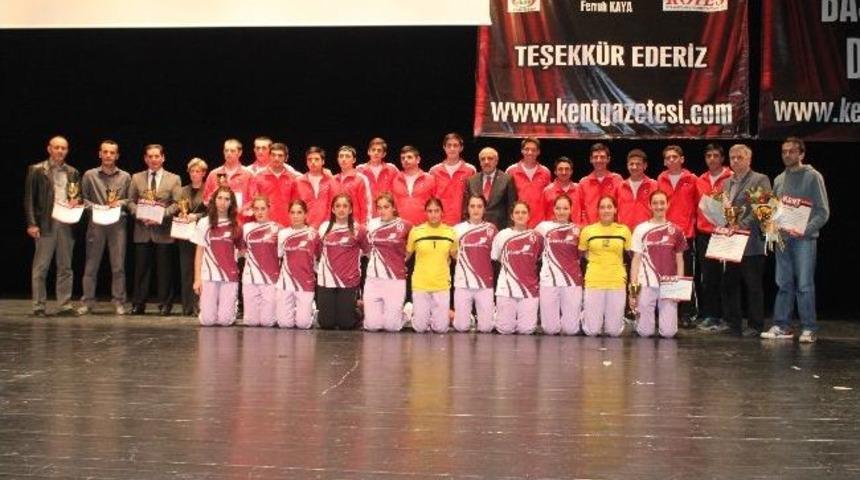 Golün Kral Ve Kraliçeleri Sahiplerini Buldu