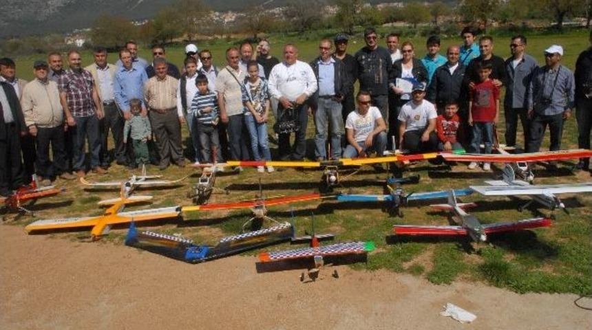 Fethiye&rsquo;de G&ouml;ky&uuml;z&uuml; Model U&ccedil;aklarla Şenlendi