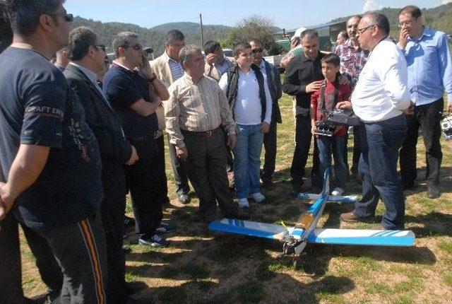 Fethiye’de Gökyüzü Model Uçaklarla Şenlendi