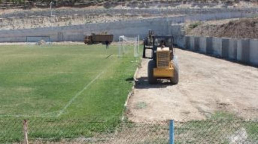 Beyşehir Stadı Trib&uuml;nlerinin &Uuml;zeri Kapatılıyor