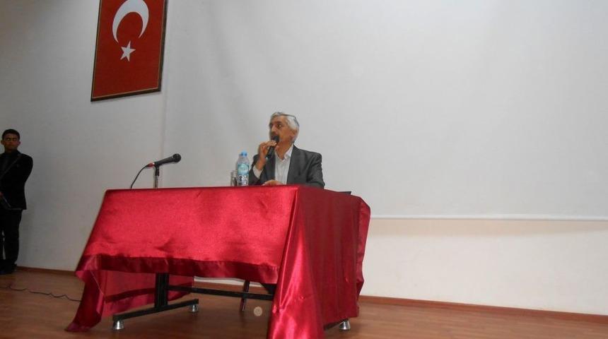 Ak&ccedil;akale Anadolu İmam Hatip Lisesi'nde Kutlu Doğum Konferansı