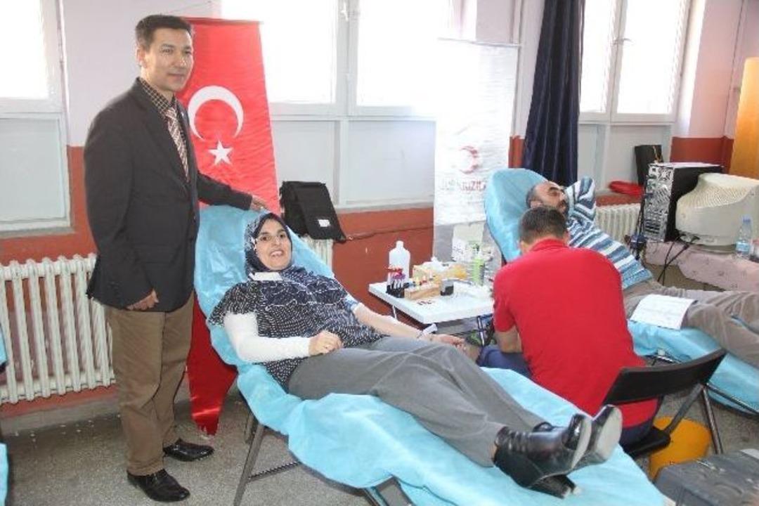 Enes&rsquo;e Umut Olmak İ&ccedil;in Kan Bağışı Yaptılar