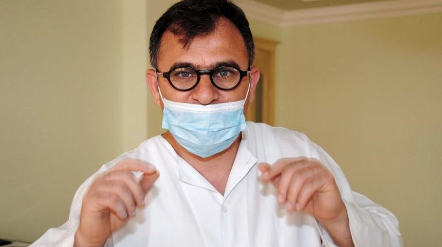 Diş Eti &Ccedil;ekilmesi Hastalığı Kendisini Ağız Kokusuyla G&ouml;steriyor