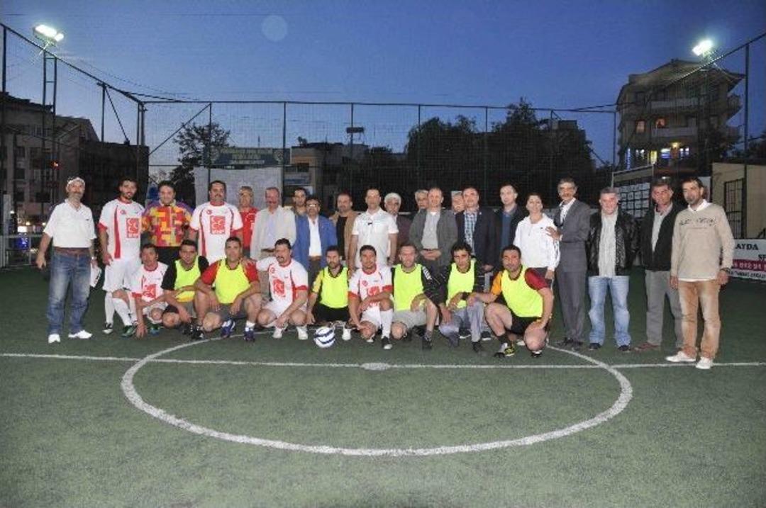 Kuşadası&rsquo;nda Kurumlararası Futbol Turnuvası Başladı