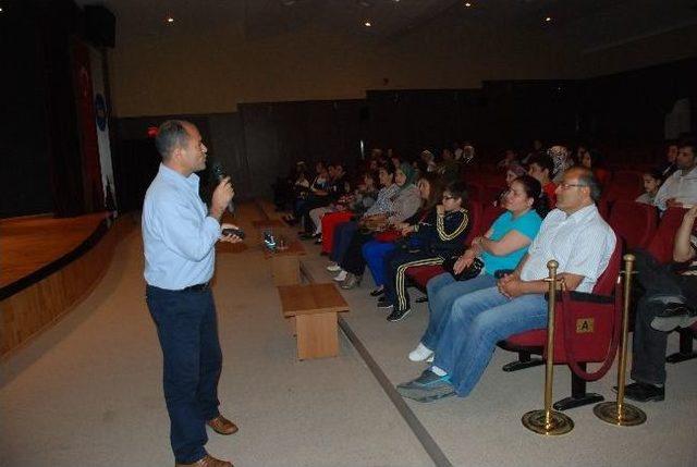 Didim’de Anne-baba Ve Çocuk İlişkisi Semineri