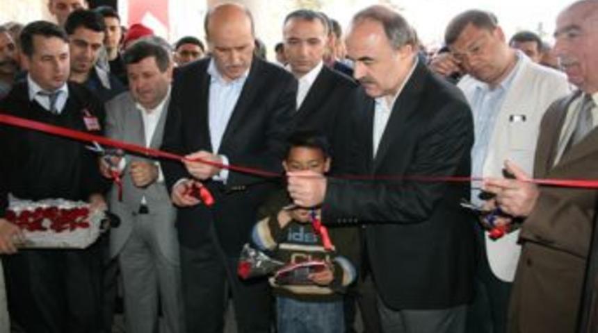 Kutsal emanetler sergisi a&ccedil;ıldı