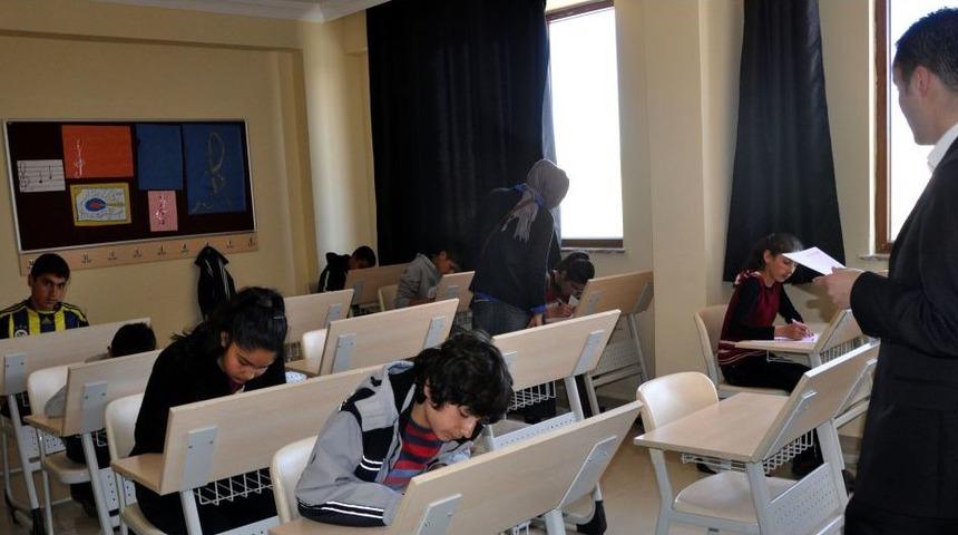 Midyatlı &Ouml;ğrenciler, Matematik Olimpiyatı Sınavı'nda Ter D&ouml;kt&uuml;