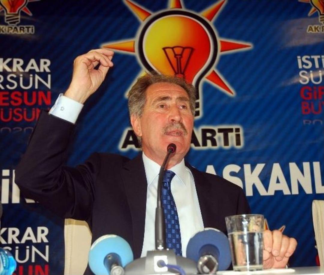 Eski Bakan G&uuml;nay Giresun'da Muhalefeti Eleştirdi