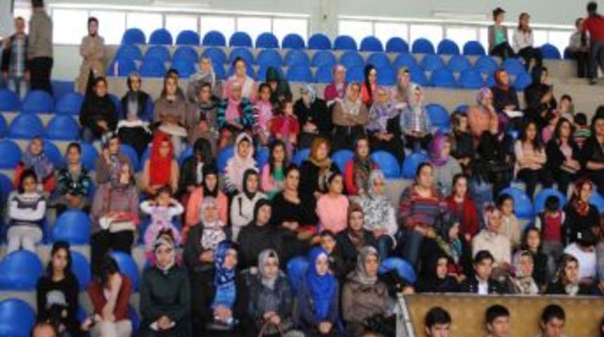 Hakkari &Uuml;niversitesi'nde, Kutlu Doğum Haftası Dolayısıyla Etkinlik D&uuml;zenlendi