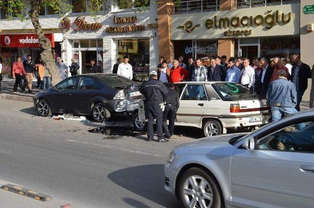 Devrilen Araçtan Şans Eseri Yara Almadan Kurtuldu