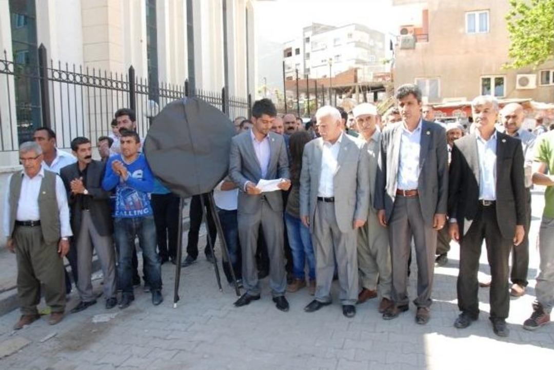 Bdp&rsquo;liler Cizre&rsquo;ye Adliyesine Siyah &Ccedil;elenk Bıraktı