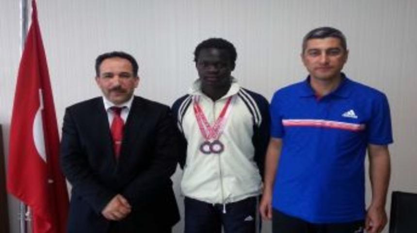 Atletizmde Adana&rsquo;yı &Ouml;zel Bur&ccedil; Vural Lisesi Temsil Edecek