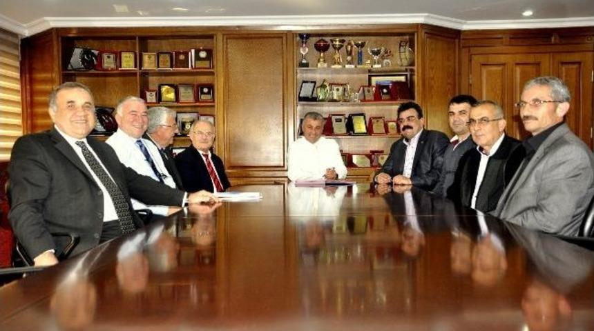 Manavgat Belediyesi&rsquo;nde Toplu S&ouml;zleşme Sevinci