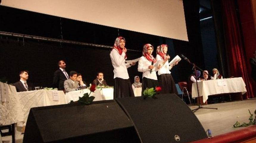 Ahlat'ta Kutlu Doğum