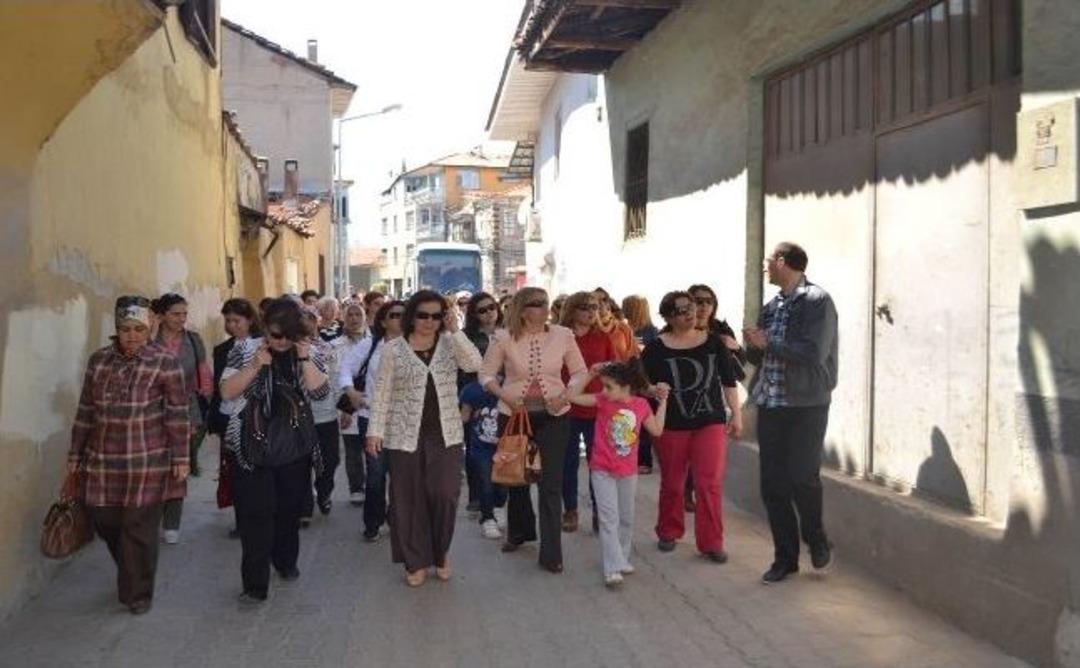 Polis Eşleri Kula'da Buluştu