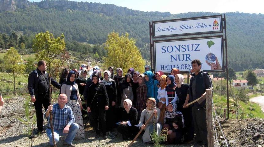 Mersin'de Sonsuz Nur Hatıra Ormanı'na Fidan Dikildi