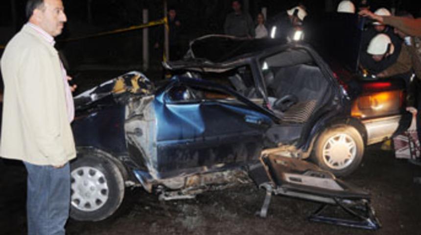 Isparta&rsquo;da iki otomobil &ccedil;arpıştı: 2 &ouml;l&uuml;, 1 yaralı