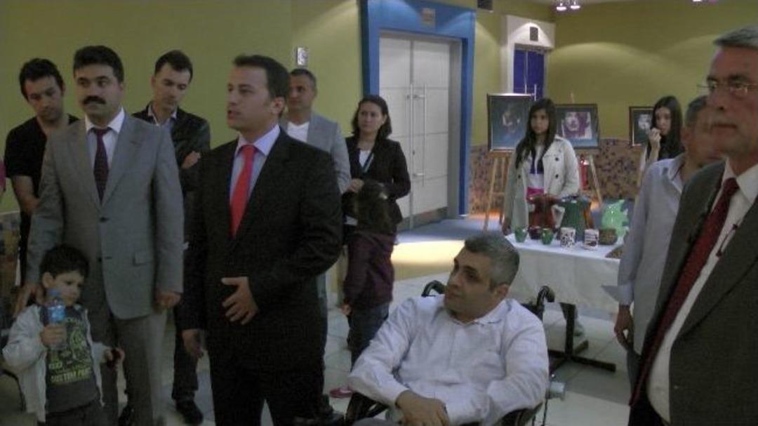 Fiziksel Engelliler Sanatla Yaşatılıyor