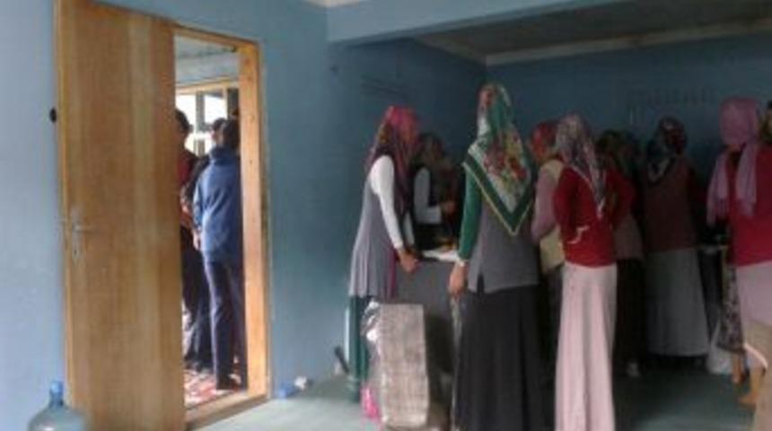 K&ouml;y Sakinleri De Kutlu Doğum Heyecanına Ortak Oldu