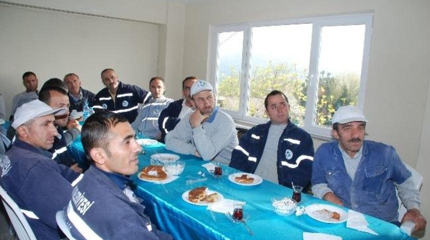 Başkan Doğan İş&ccedil;ilerle Kahvaltı Yaptı