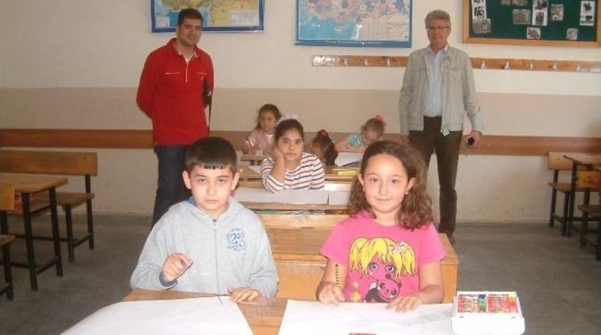 Burhaniye&rsquo;de &Ouml;ğrenciler Resim Yarışmasına Katıldı