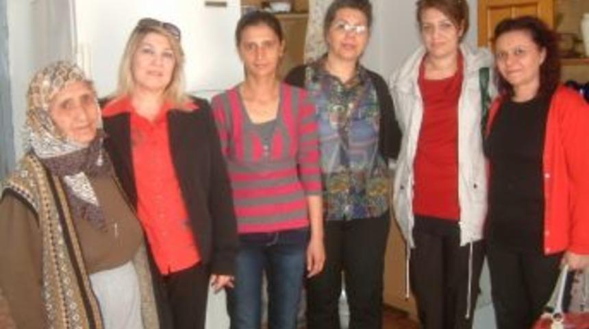 G&ouml;n&uuml;l El&ccedil;ileri İhtiya&ccedil; Sahibi Aileyi Sevindirdi