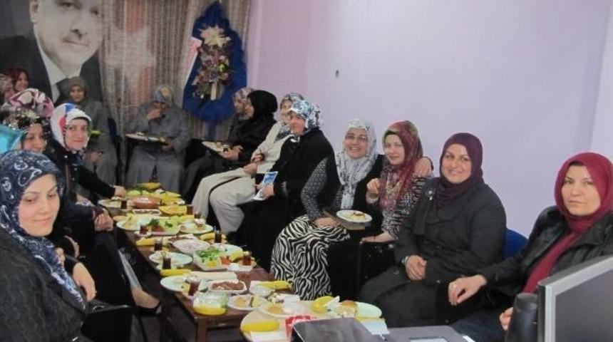 Hisarcık&rsquo;ta Ak Parti Kadın Kolları Toplantısı