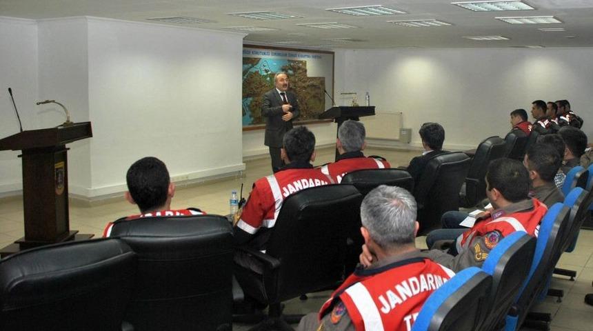 Jandarma, Bundan Sonra Duymasa Da Anlayacak