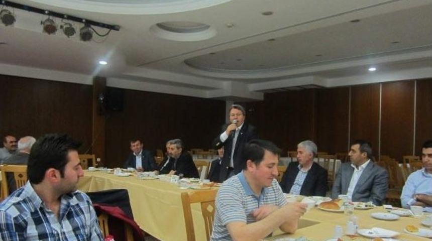 G&uuml;m&uuml;şhane Milletvekili &Uuml;st&uuml;n, Kelkitli B&uuml;rokrat Ve İşadamları İle Kahvaltıda Buluştu