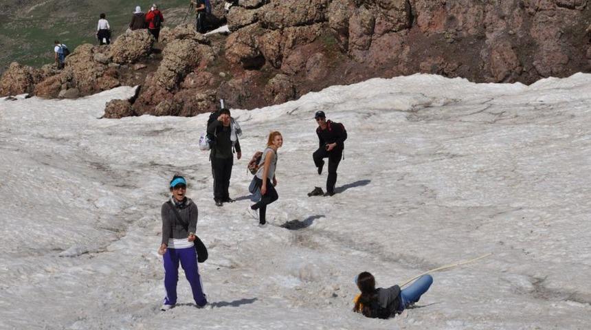 Tunceli'de Doğal Ve Tarihi Yerlere Ilgi Arttı